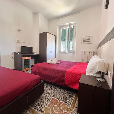 Hotel Monique Ноли Екстериор снимка