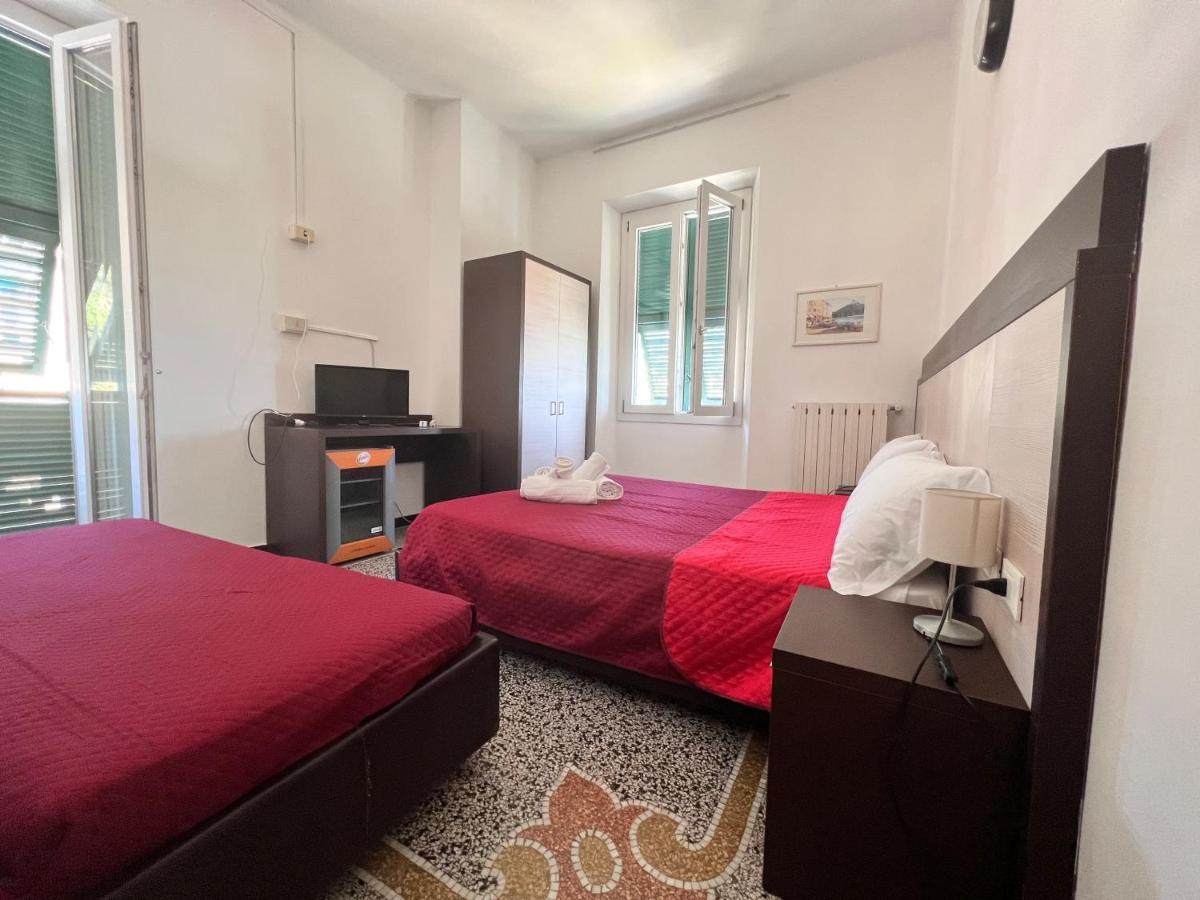 Hotel Monique Ноли Екстериор снимка